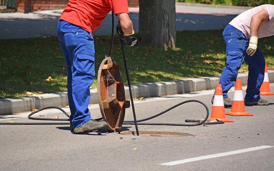 comment déboucher un wc Méry-sur-Oise